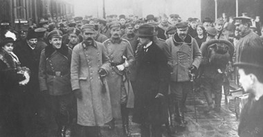 10 listopada 1918 r. - Piłsudski na Dworcu Wiedeńskim w Warszawie