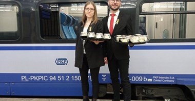 Papieskie kremówki w Pendolino: Koszt akcji nadal tajemnicą