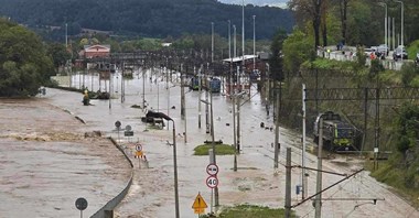 Powódź na południu Polski. Wstrzymana sprzedaż biletów międzynarodowych [aktualizacja]