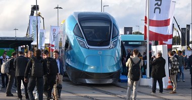 Błyska i miga. Cinova od CRRC na InnoTrans 2024 [zdjęcia]