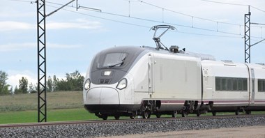 Hiszpańskie media: Oficjalna oferta PFR za Talgo do końca stycznia